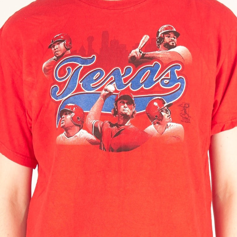 
            
                Load image into Gallery viewer, Vintage Rangers MLB T-Shirt Red Large
            
        